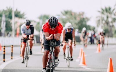 Casco, braga de cuello, gafas, guantes… ¿Qué necesito para iniciarme en el ciclismo de ruta?